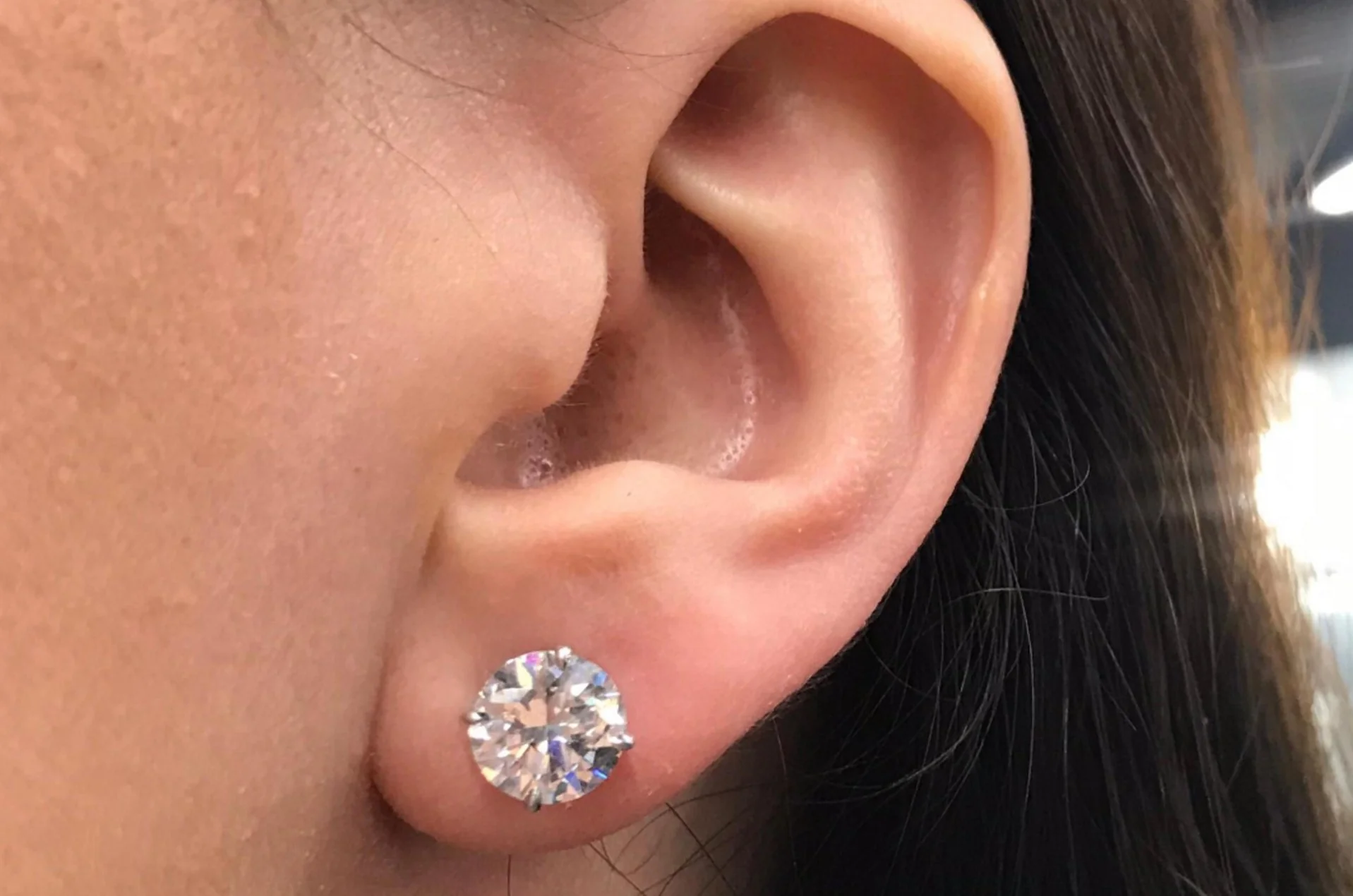 3 Ct screwback Solitaire Earrings (Get a FREE GIFT) - Image 2