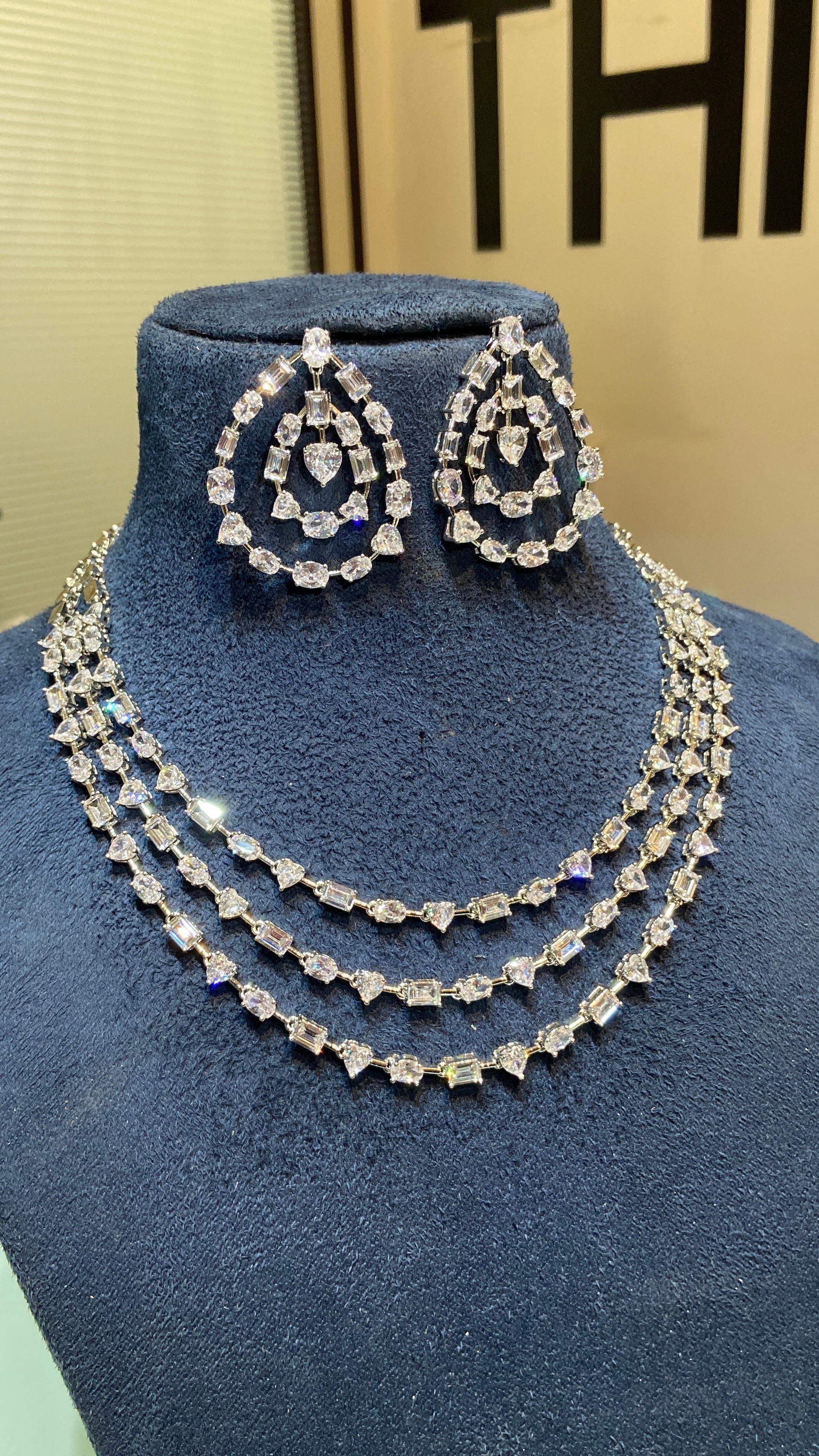 3 liner multishape necklace set with earrings - Image 2
