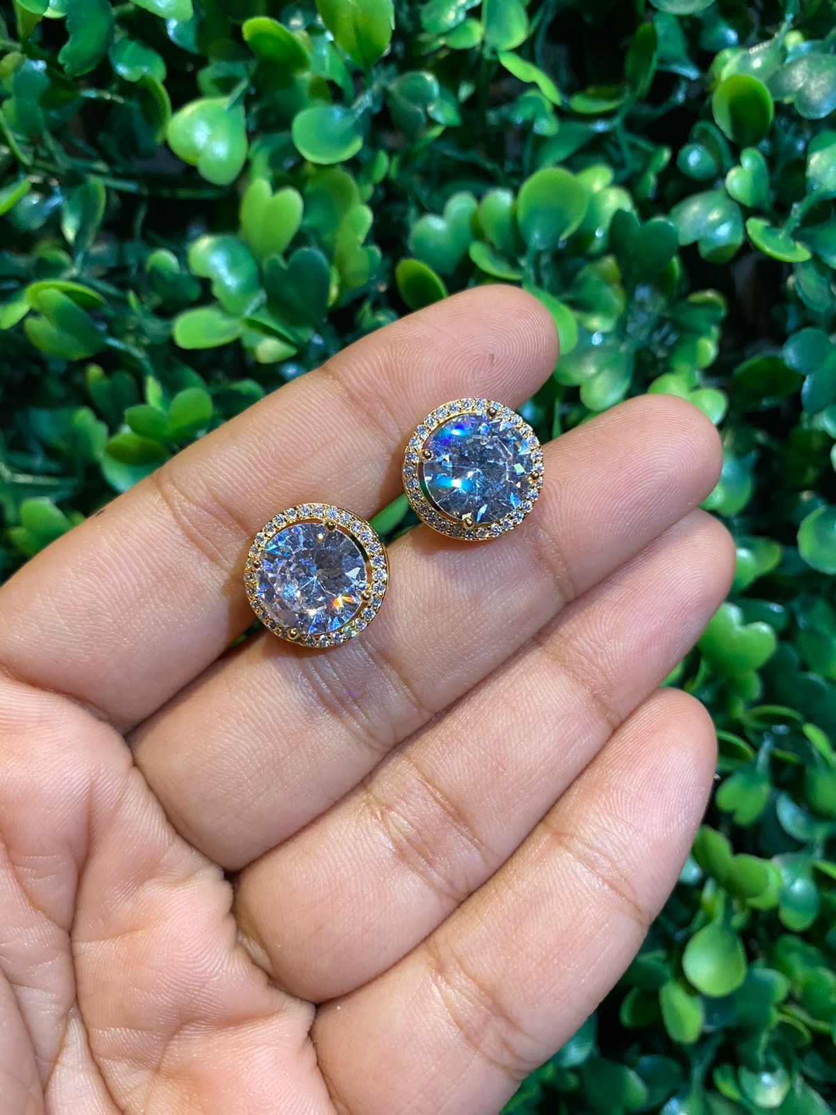 4.5 CT Round halo screwback earrings - Image 4