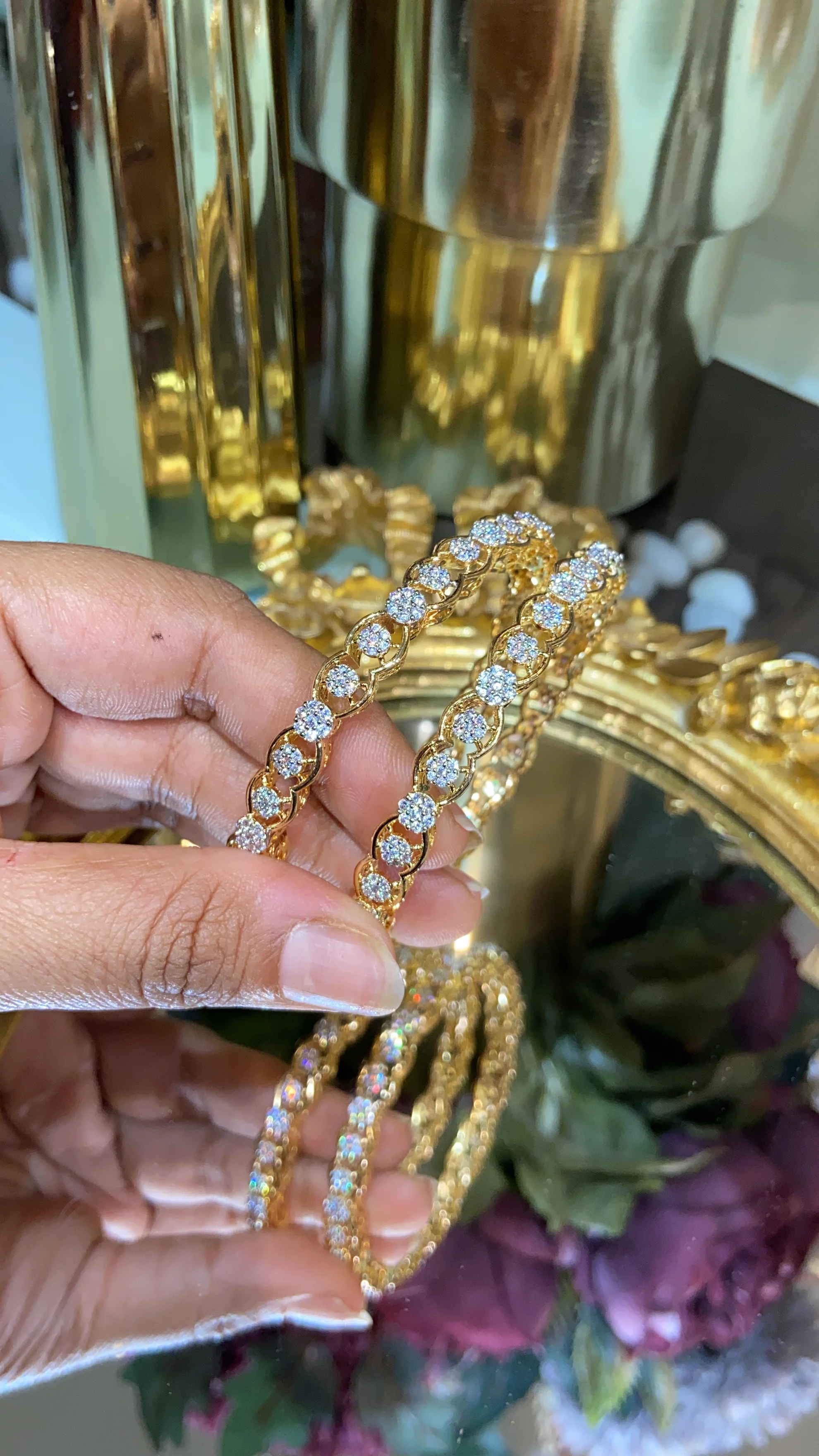 CLASSIC CLUSTER DIAMOND BANGLE (WITHOUT LOCK) 🪄 - Image 2