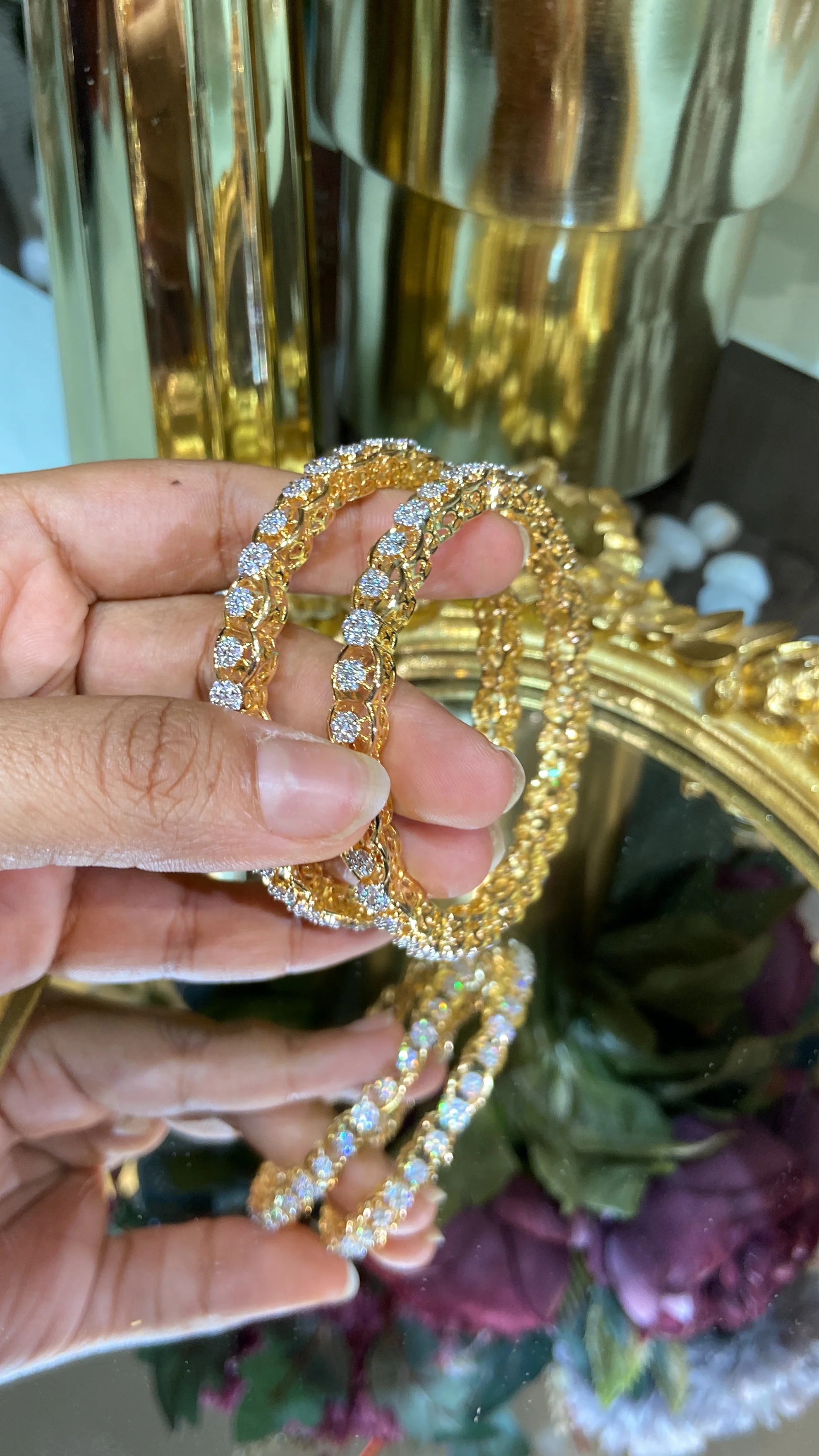 CLASSIC CLUSTER DIAMOND BANGLE (WITHOUT LOCK) 🪄 - Image 3
