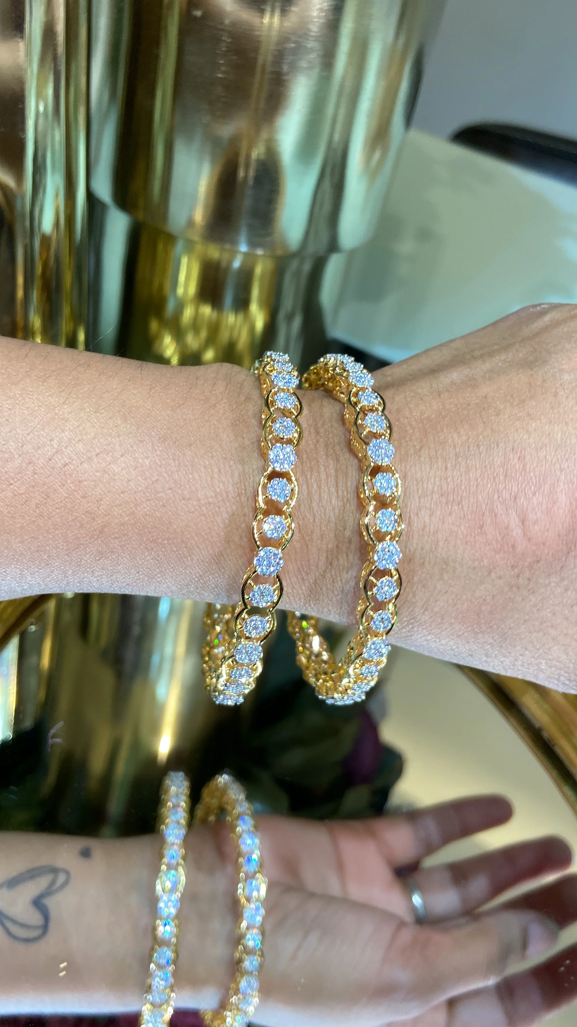 CLASSIC CLUSTER DIAMOND BANGLE (WITHOUT LOCK) 🪄 - Image 6