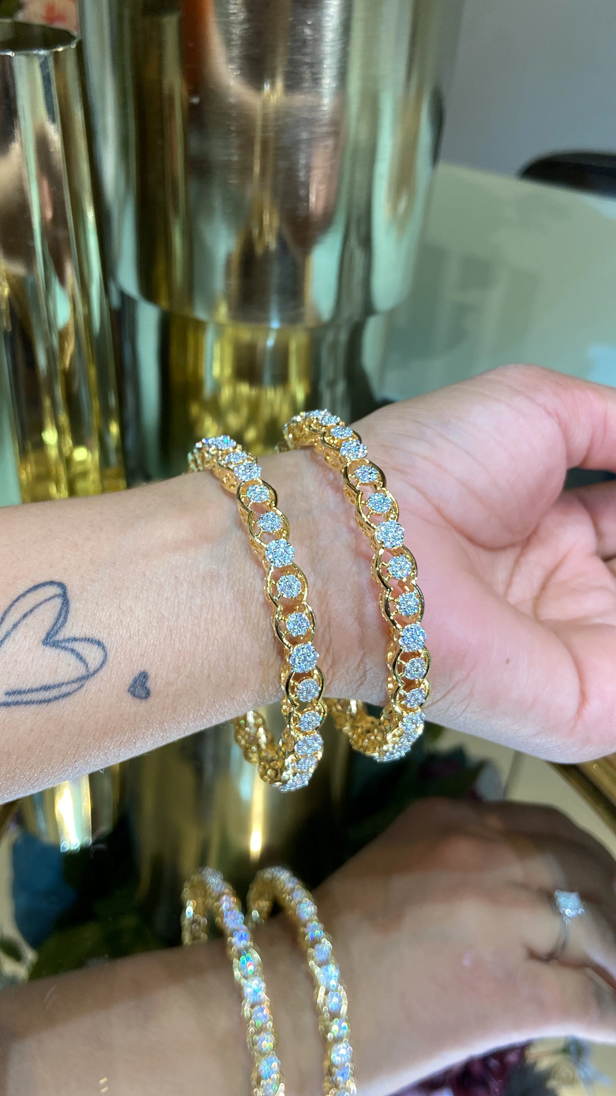CLASSIC CLUSTER DIAMOND BANGLE (WITHOUT LOCK) 🪄 - Image 7