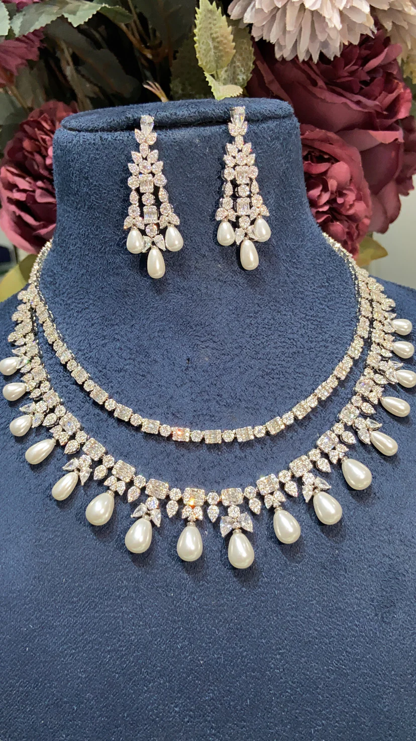 Cluster pearl drop necklace set - Image 3