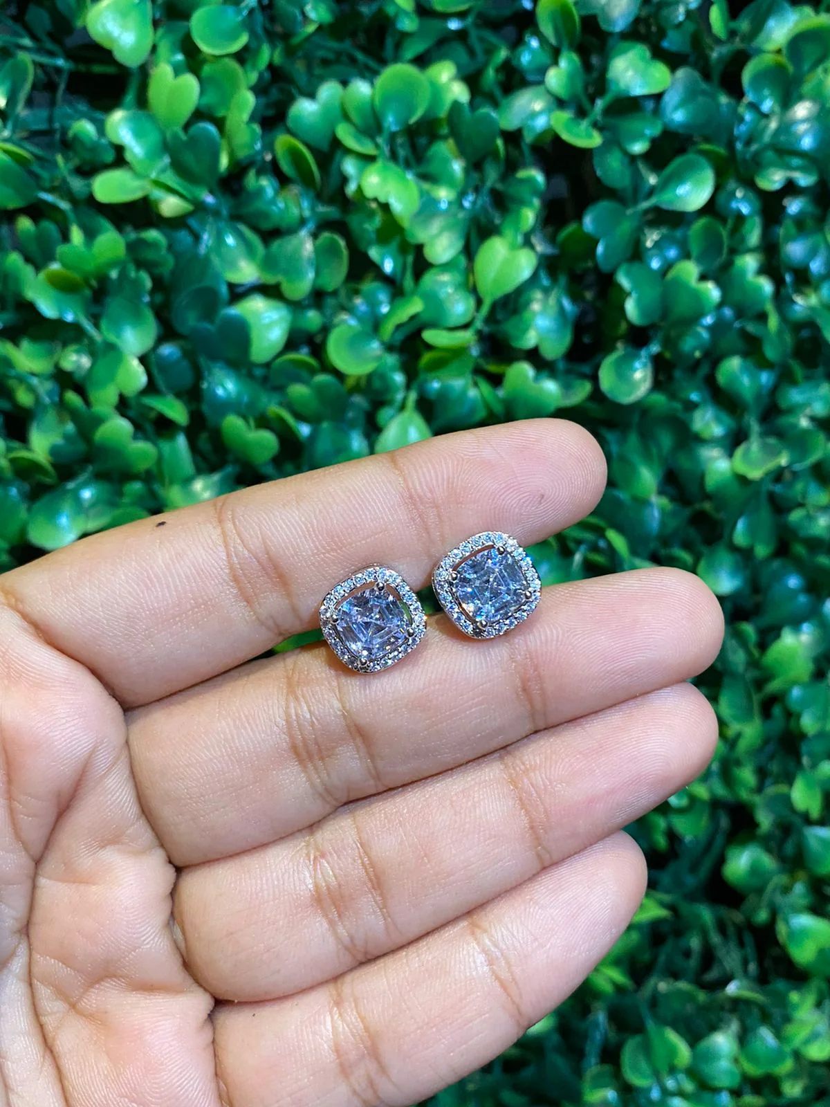Cushion cut halo screwback earrings ❤️ - Image 2