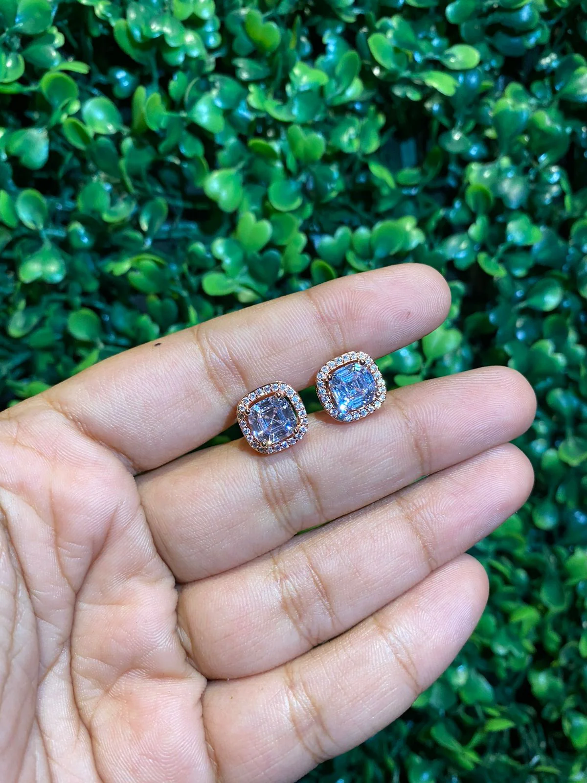 Cushion cut halo screwback earrings ❤️ - Image 3