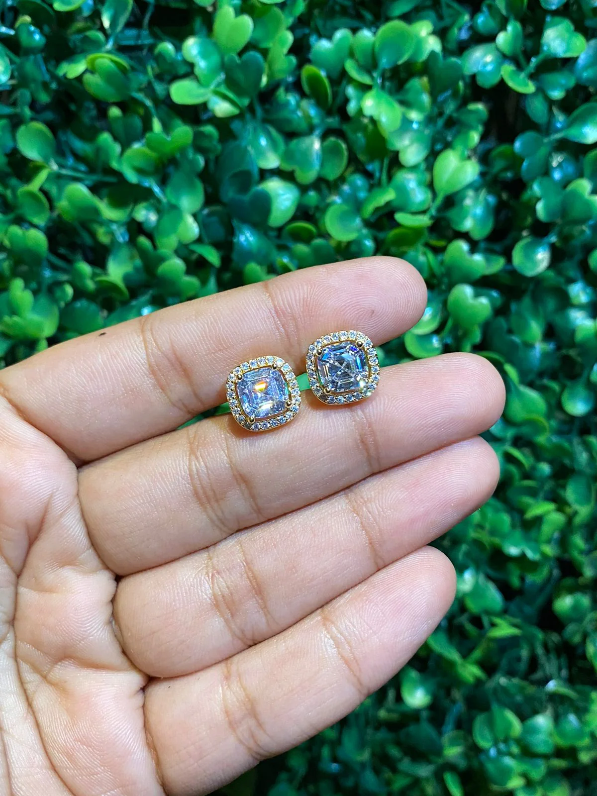 Cushion cut halo screwback earrings ❤️ - Image 4