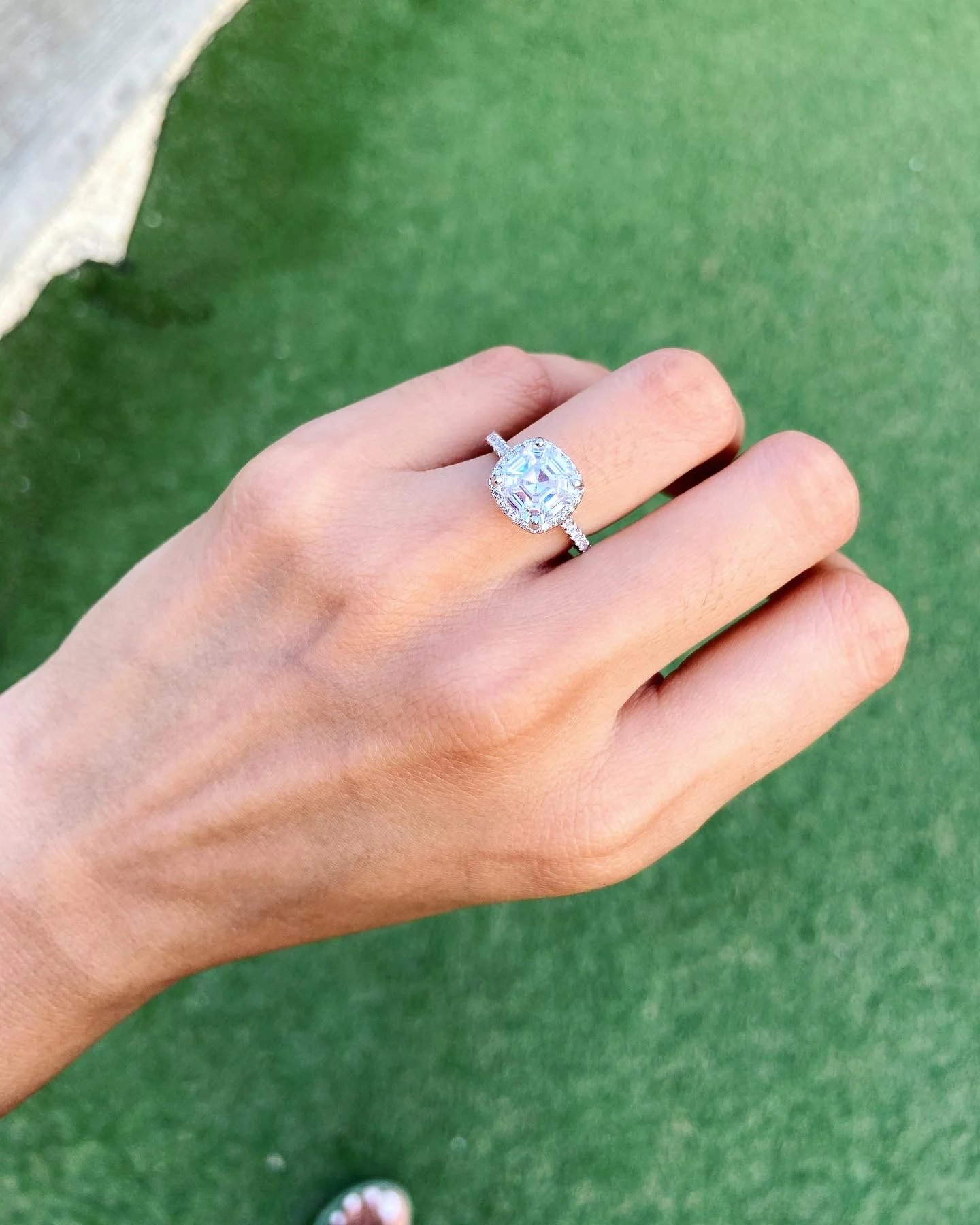 Cushion halo solitaire ring π₯