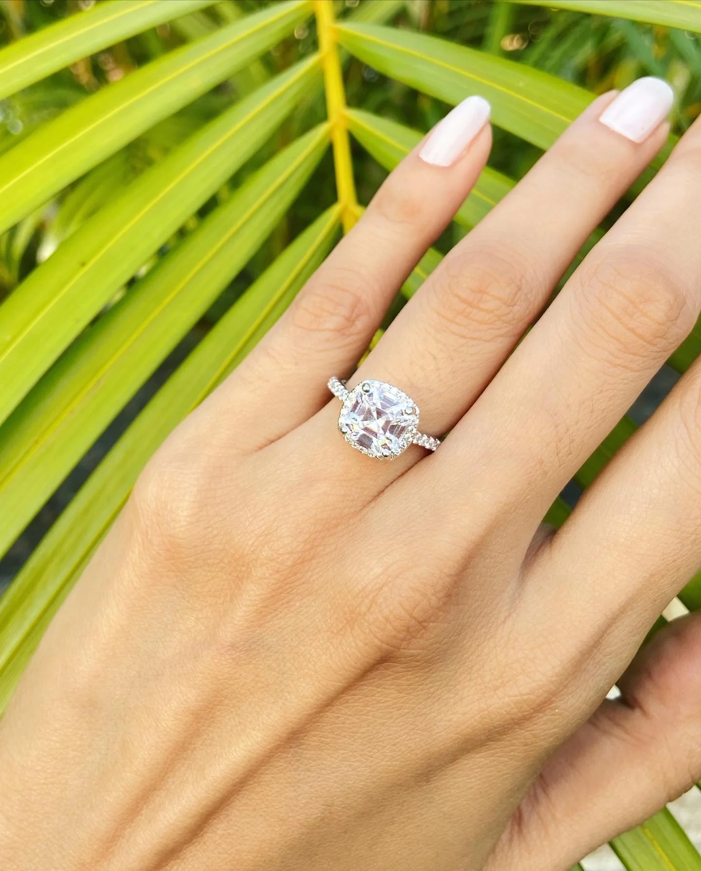 Cushion halo solitaire ring π₯ - Image 2