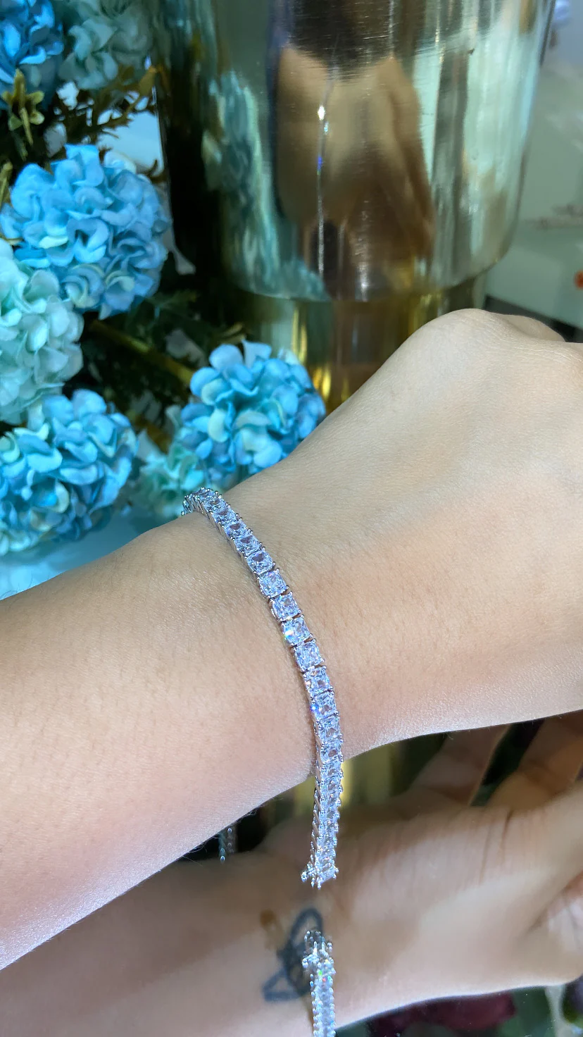 Dainty Asscher Cut tennis bracelet - Image 2