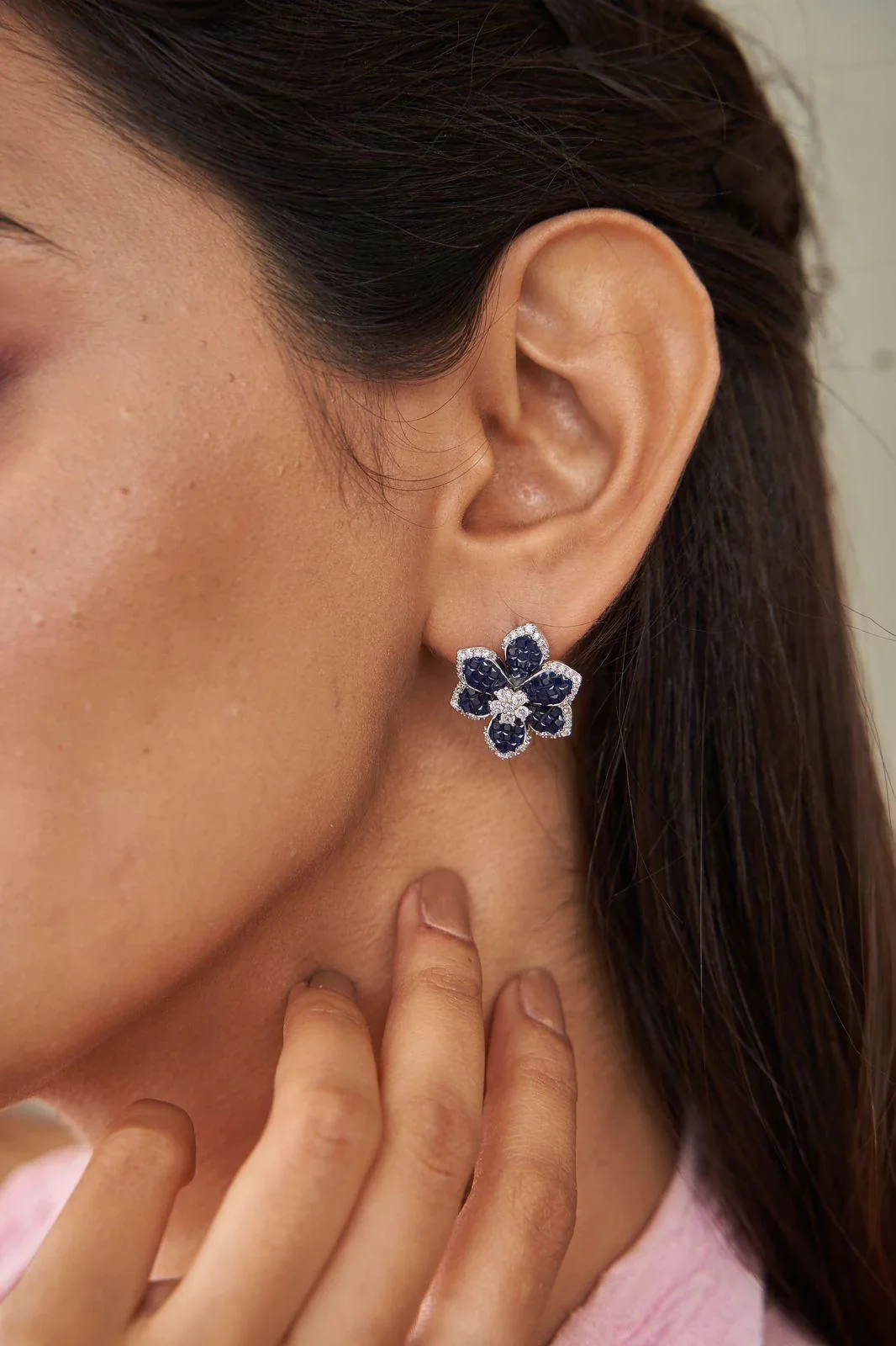 Diam Invisible setting earrings - Image 5