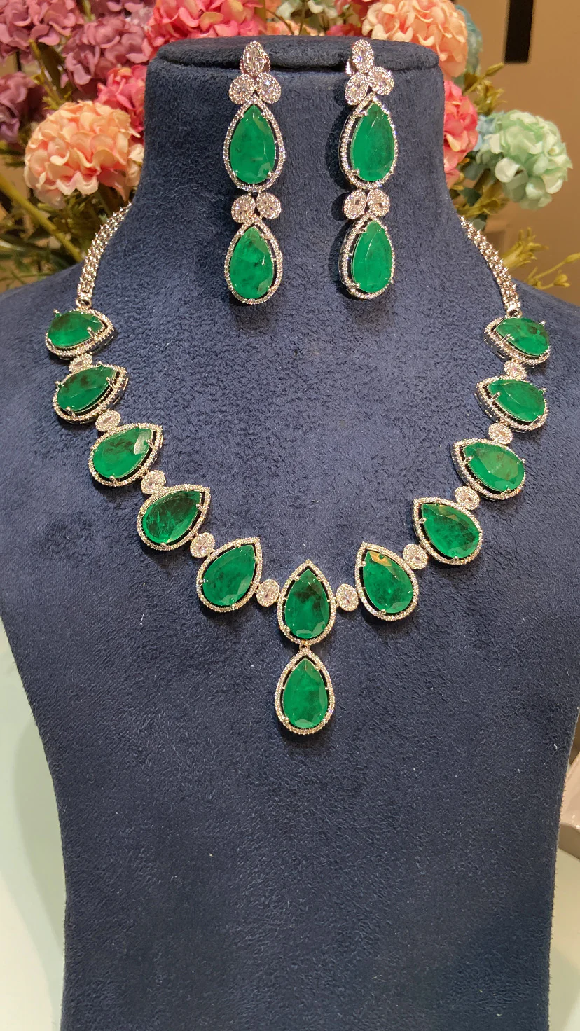 DROP DROP EMERALD DOUBLET DIAMOND SET - Image 2