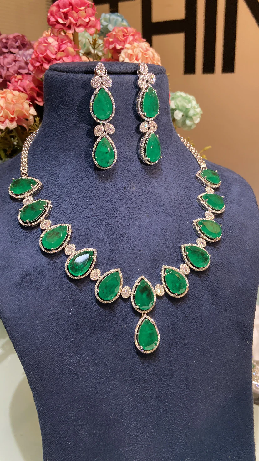 DROP DROP EMERALD DOUBLET DIAMOND SET - Image 3