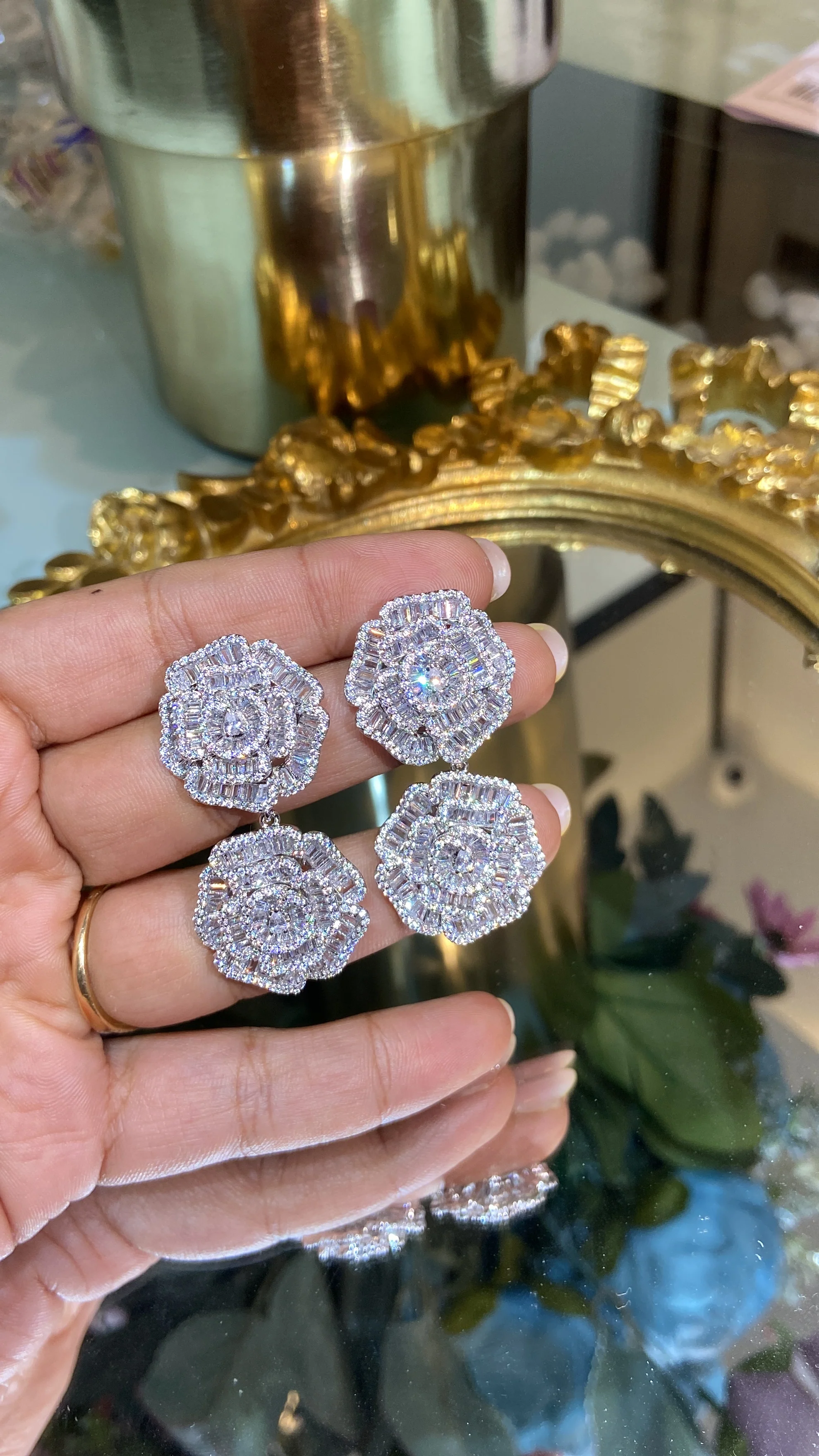 DUAL FLOWER EARRINGS - Image 2