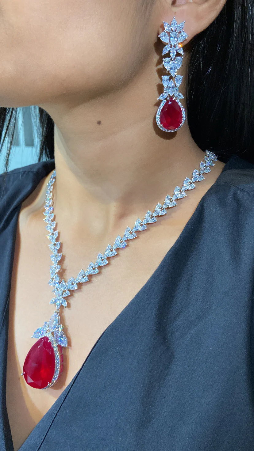 Festive Classic Adalyn Necklace Set With Long Earrings - Image 3