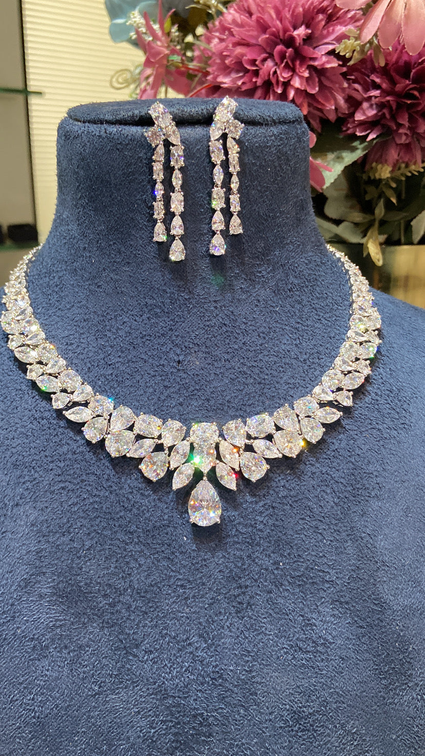Festive Collar diamond Necklace Set - Image 5