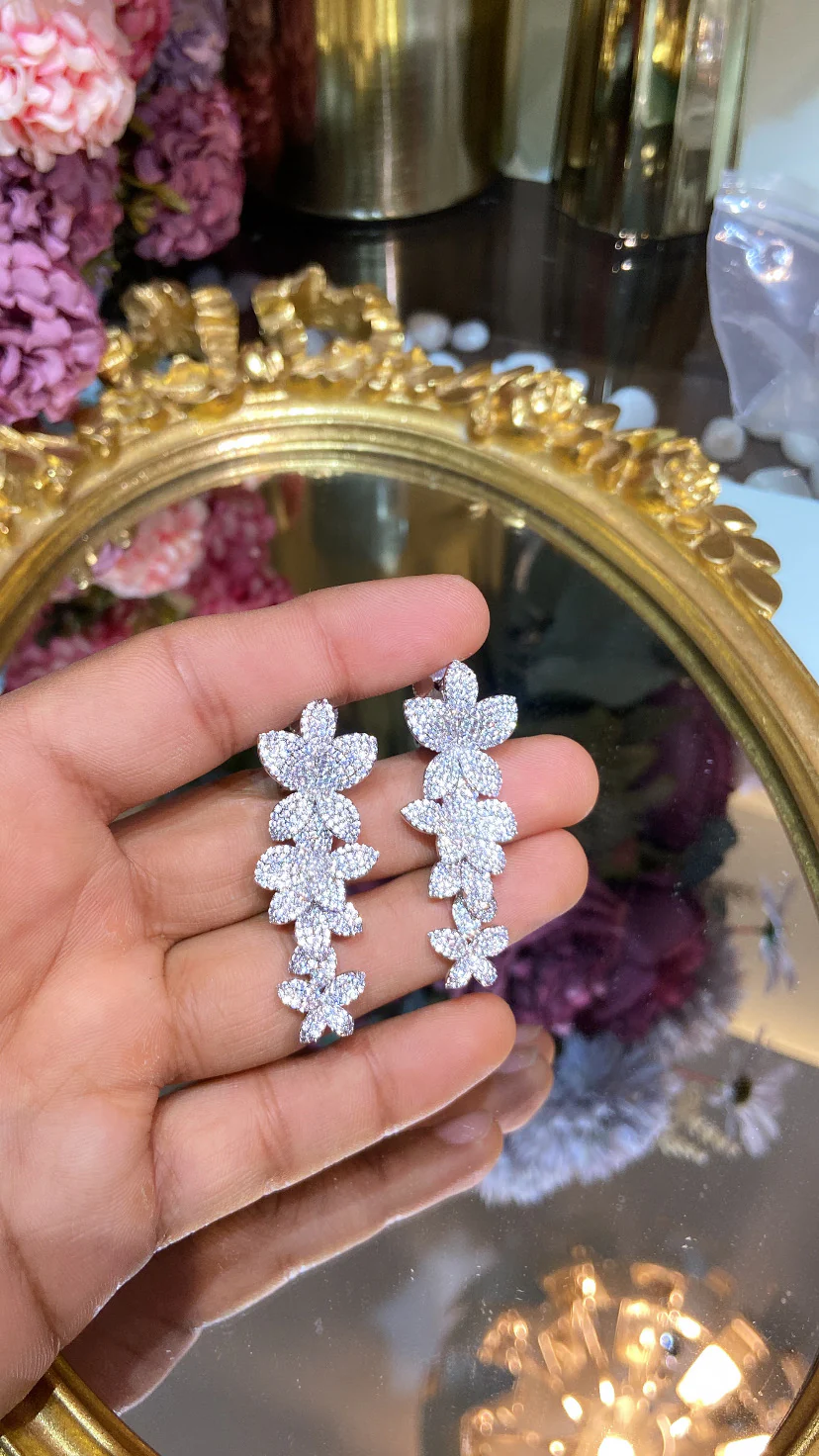 Flower cocktail earrings π