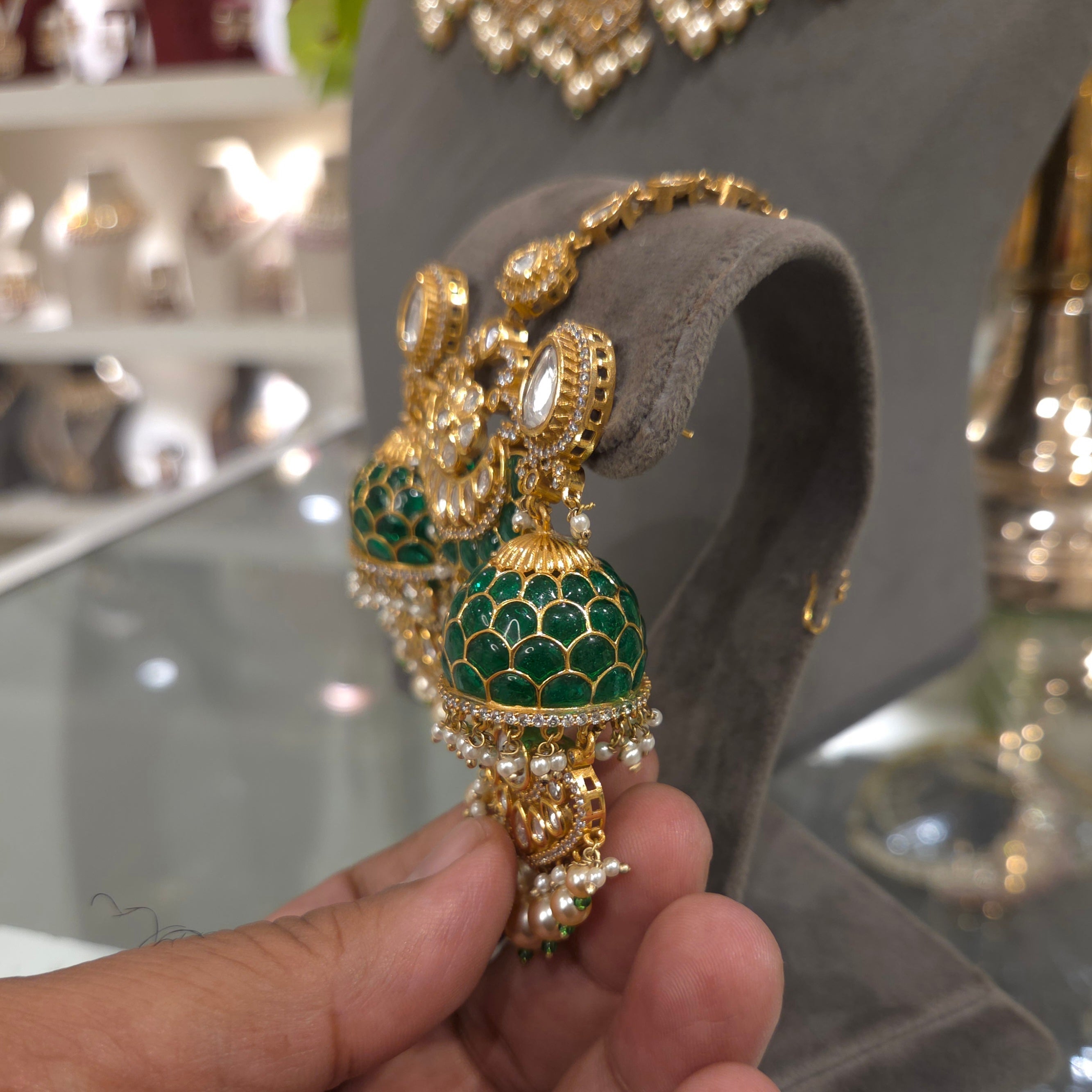 Indraya Polki bridal set - Image 4