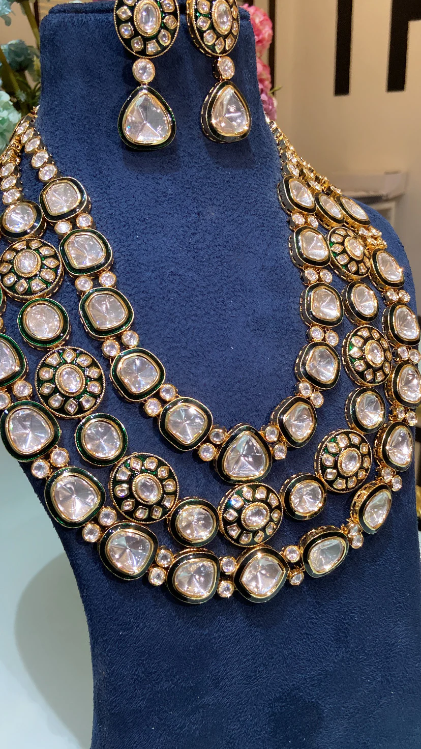 Maharani Festive 3 liner green enamel kundan set - Image 3