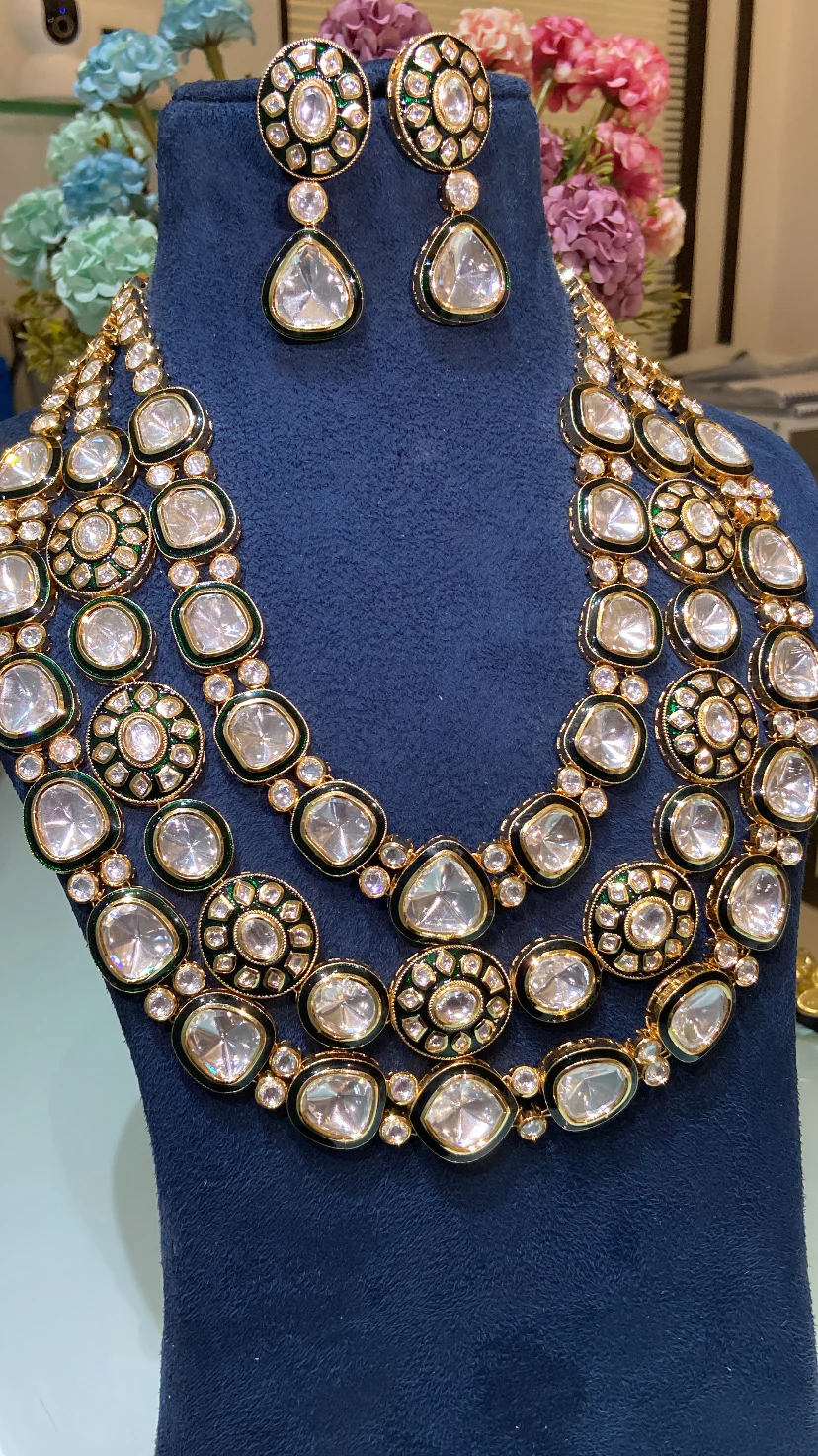 Maharani Festive 3 liner green enamel kundan set - Image 4