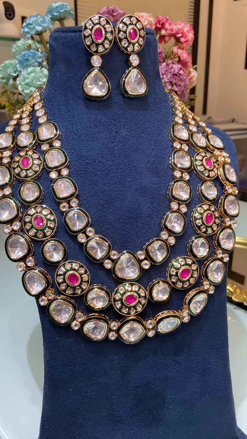 Maharani Festive 3 liner green enamel kundan set - Image 5