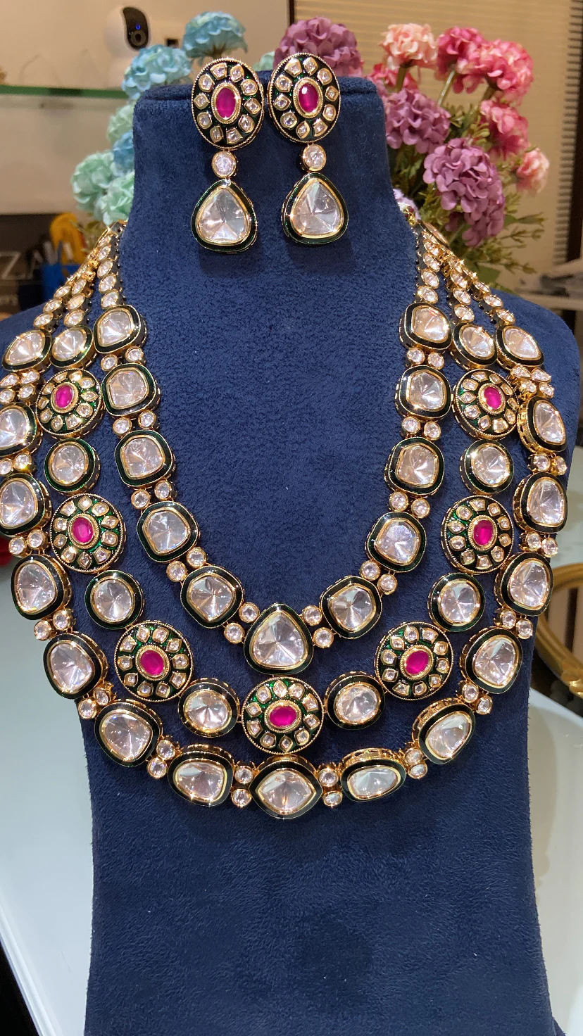 Maharani Festive 3 liner green enamel kundan set - Image 7