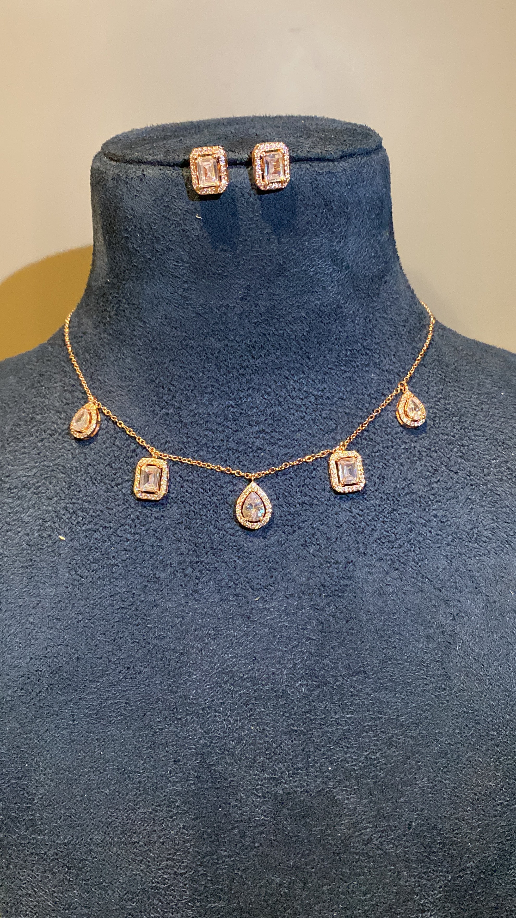 Multishape Necklace set - Image 9