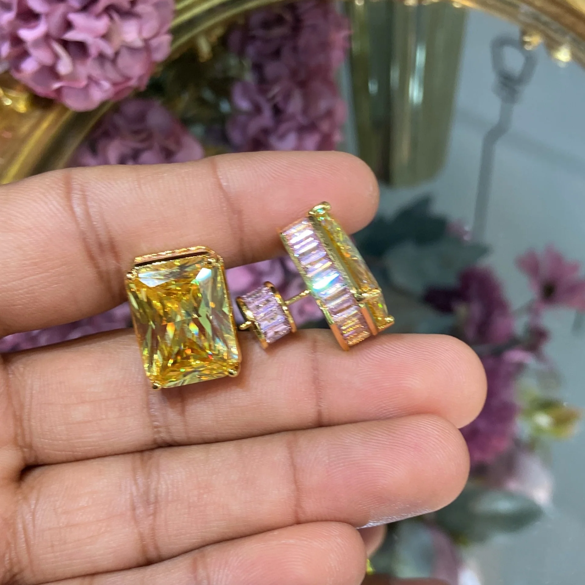 RECT Dual colour studs - Image 2