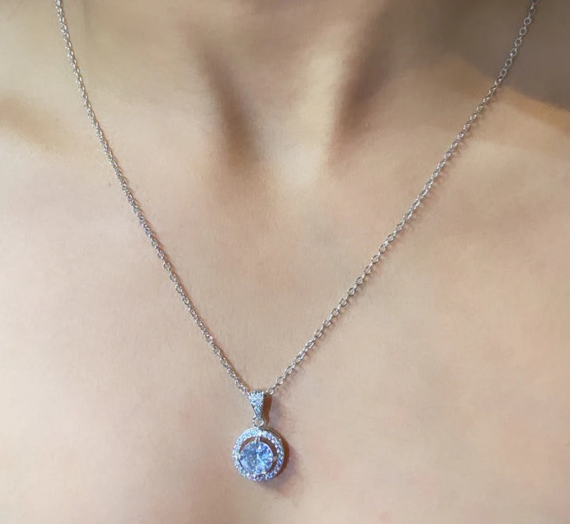 Round halo daily wear pendant chain π«Άπ»