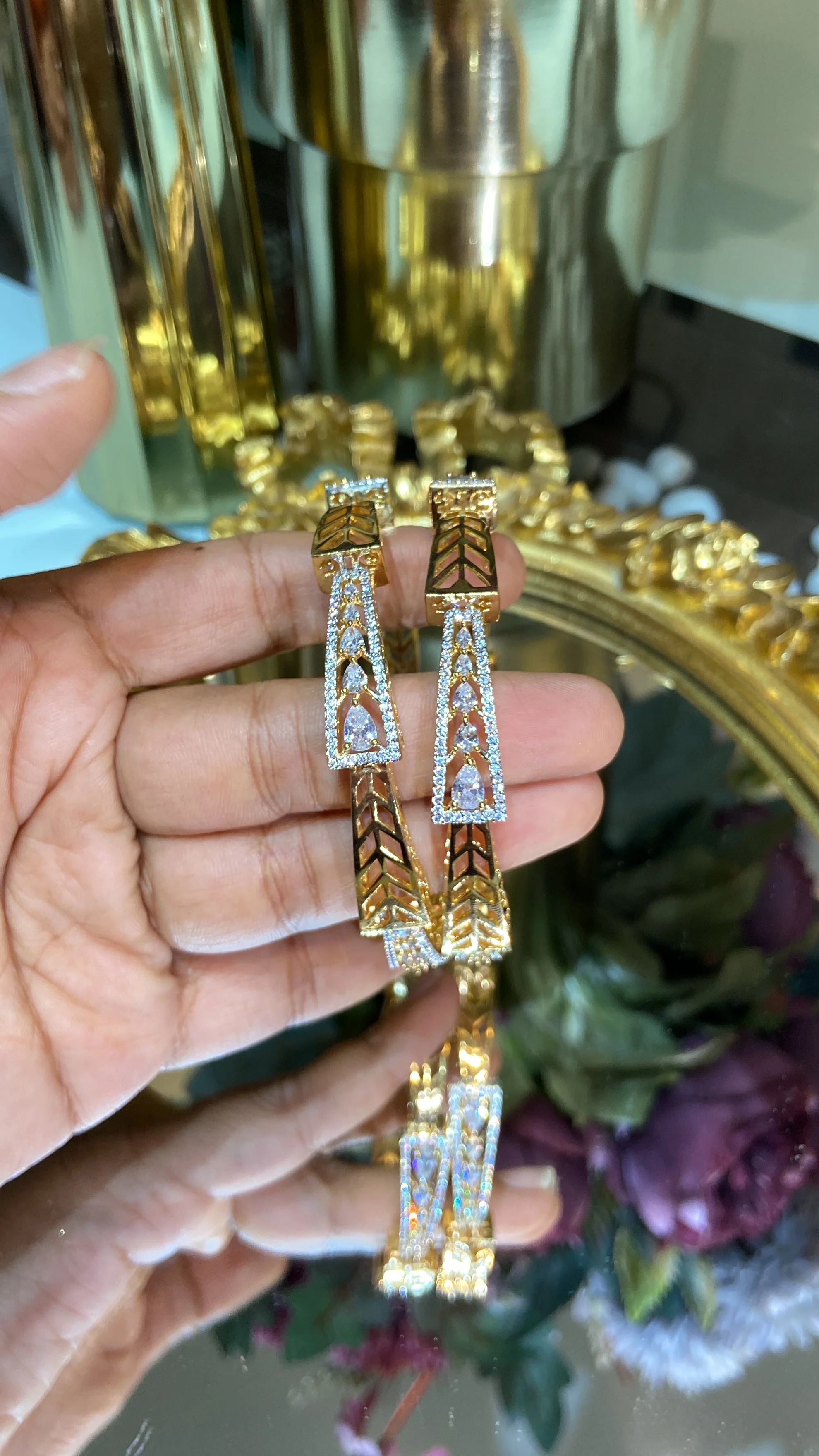 Spiral gold diamond bangles (Without Lock) - Image 3