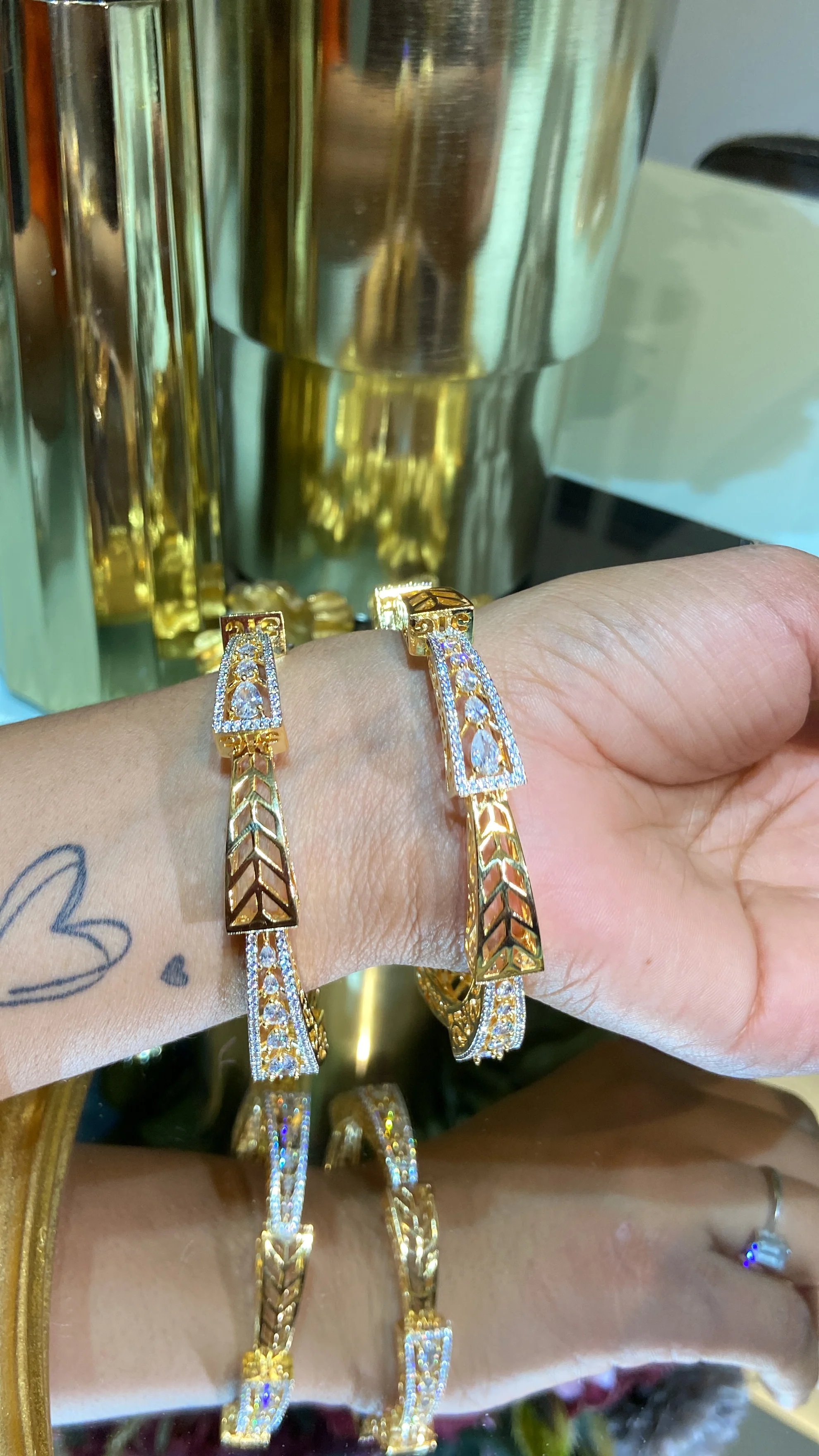Spiral gold diamond bangles (Without Lock) - Image 7