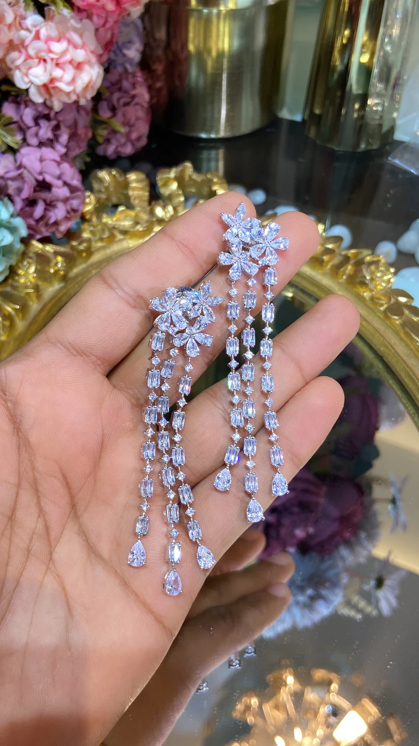 Star cocktail earrings π