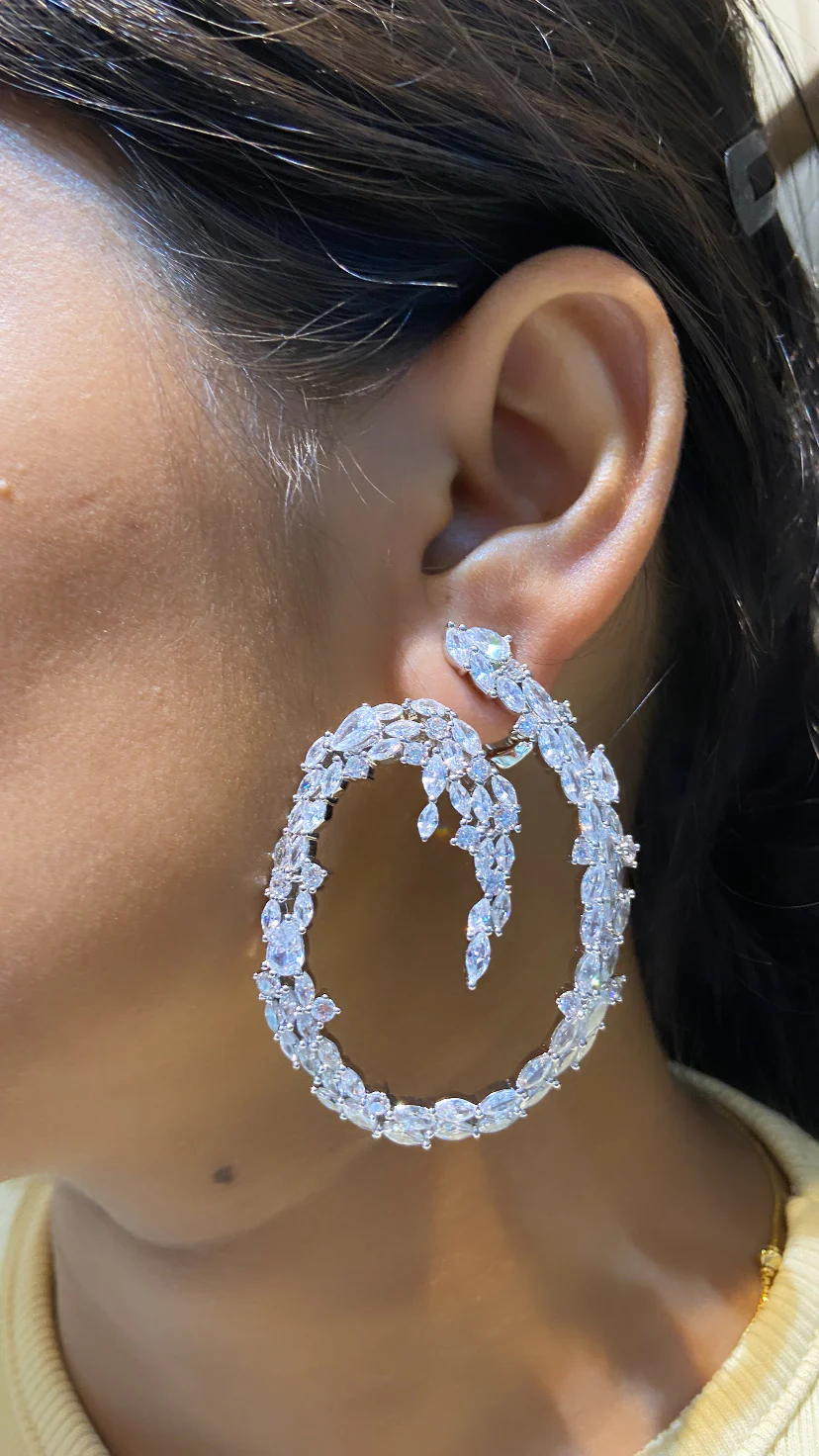 TWIST COCKTAIL STATEMENT EARRINGS 💙 - Image 2